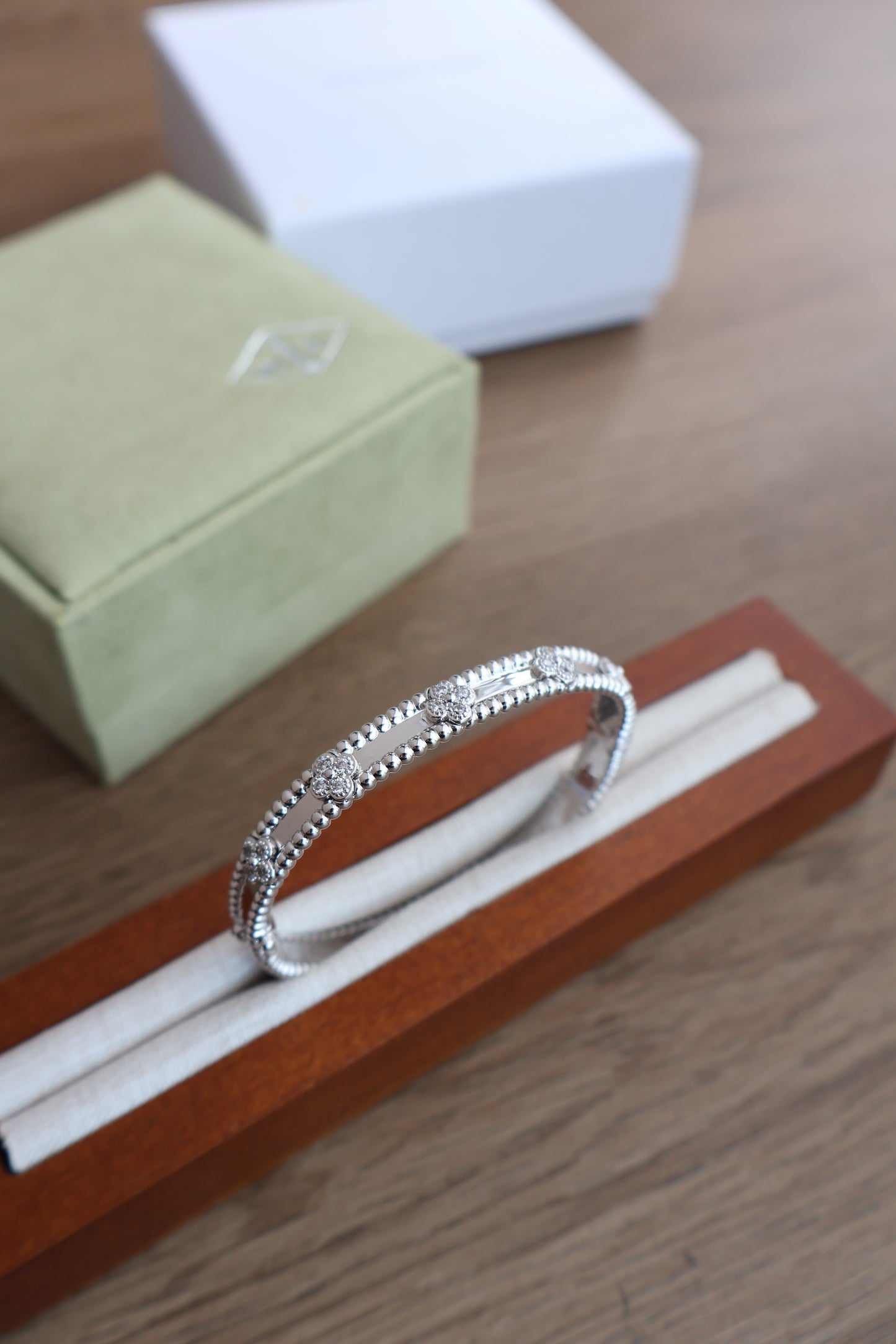 Van Cleef Perlee Sweet Clovers Bracelet Bangle Accessories (Whatsapp for Price & Grade)