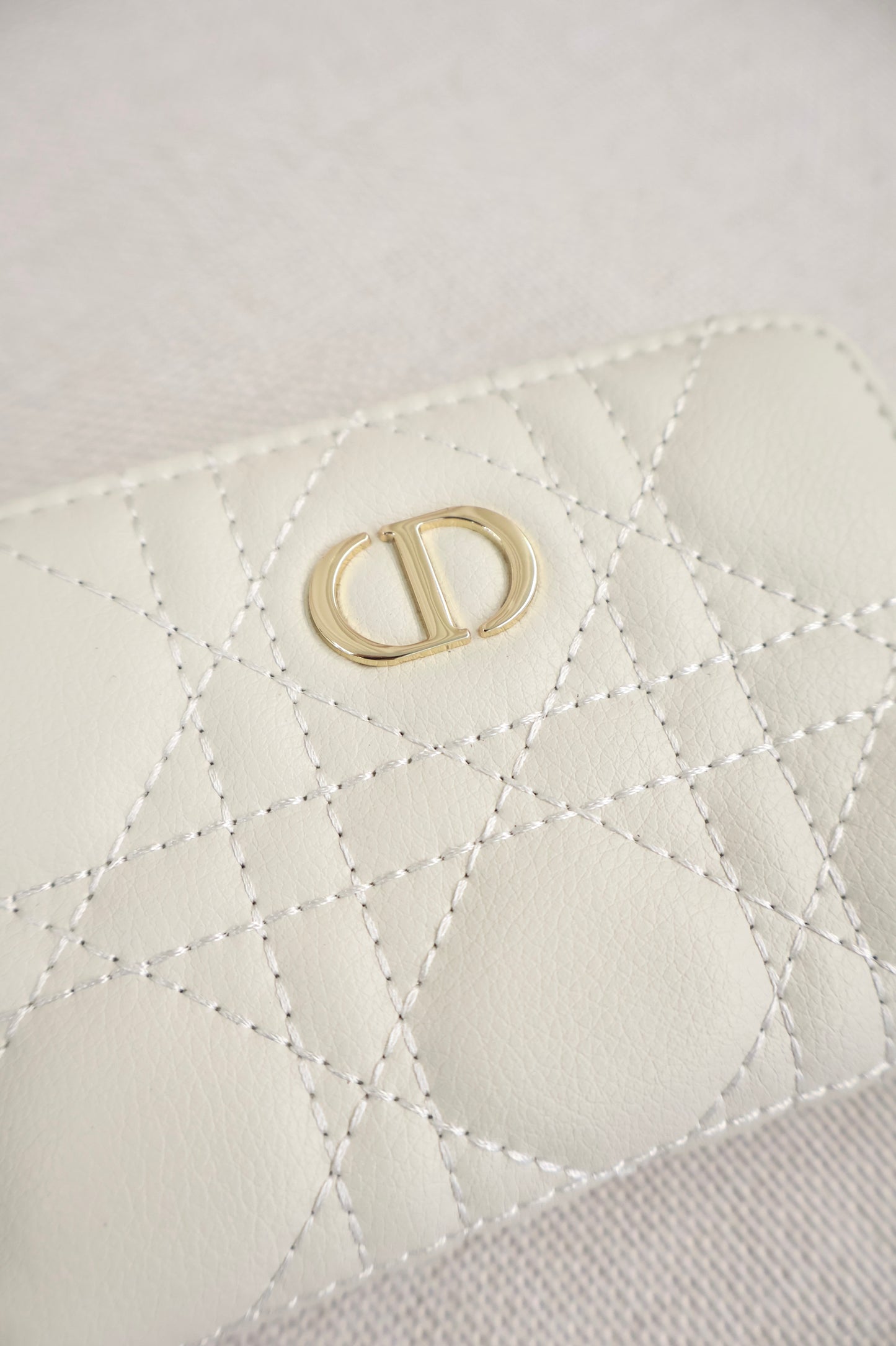 Dior White Wallet Lady Dior Voyageur Small Coin Purse (Whatsapp for Price & Grade)