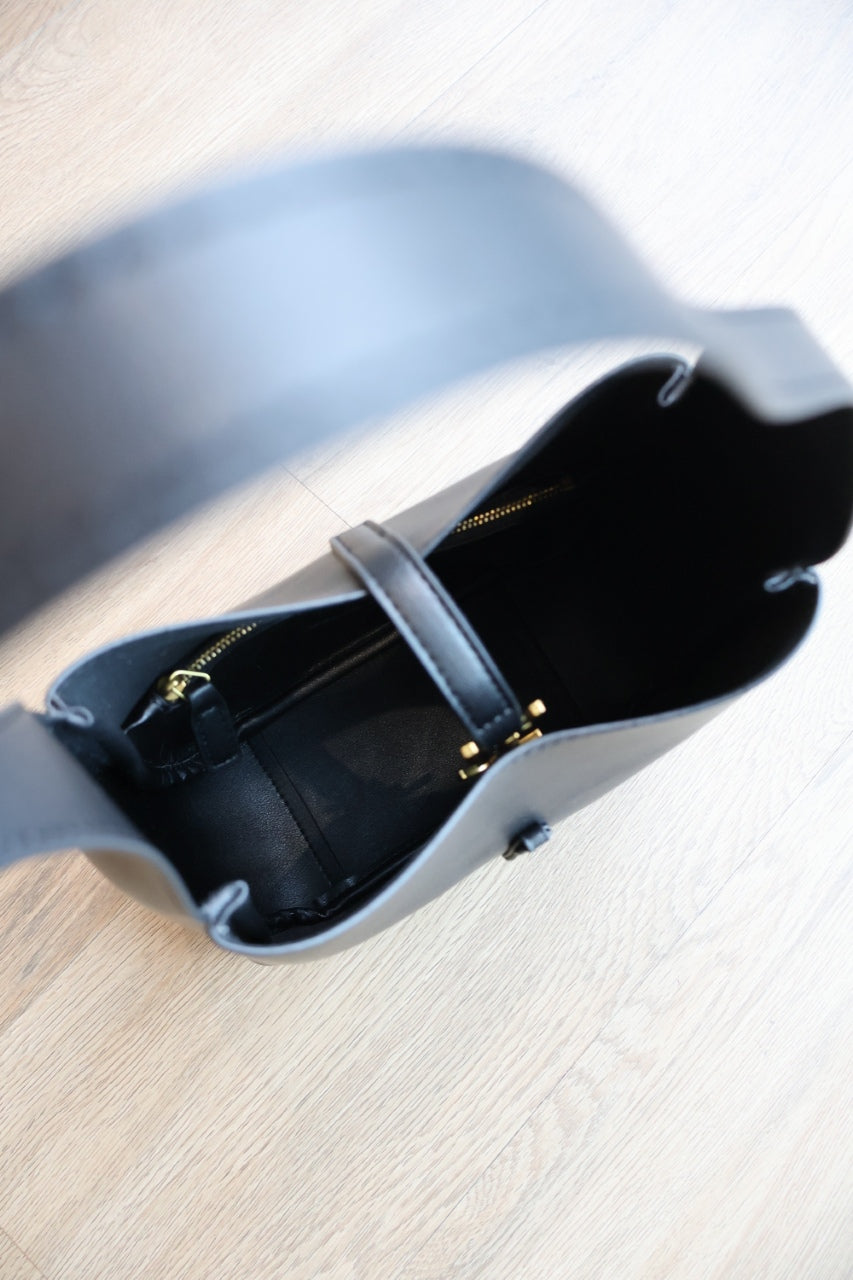 YSL LE5A7 Supple Small Bag Black (Whatsapp for Price & Grade)