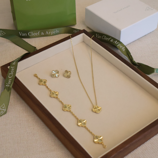 Van Cleef Gold Colour Jewelry (Fullset) (Whatsapp for Price & Grade)